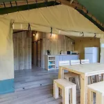 Tente 8 Personnes 3* Saint-Martial-de-Nabirat